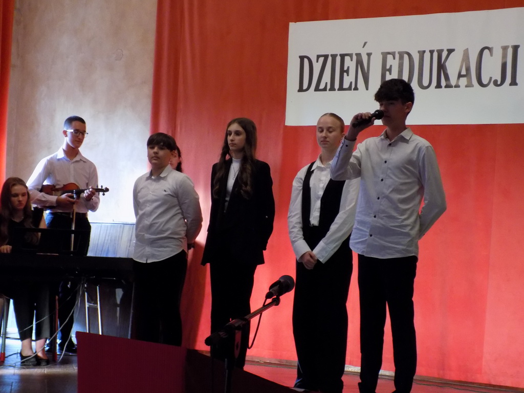 Zdjęcie DKEN_2023 (13)e657767b-c5c1-4ff7-8534-ba018e847e36.jpg w galerii Dzień Komisji Edukacji Narodowej